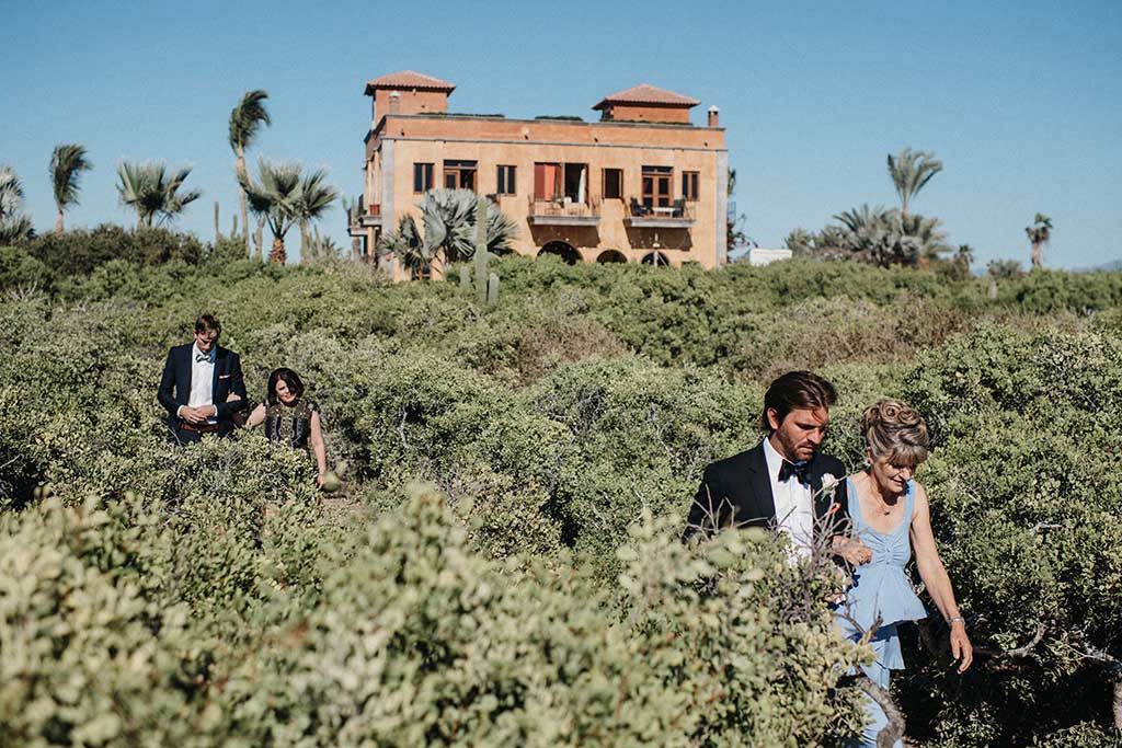 Couples-at-Mexico-Destination-Wedding