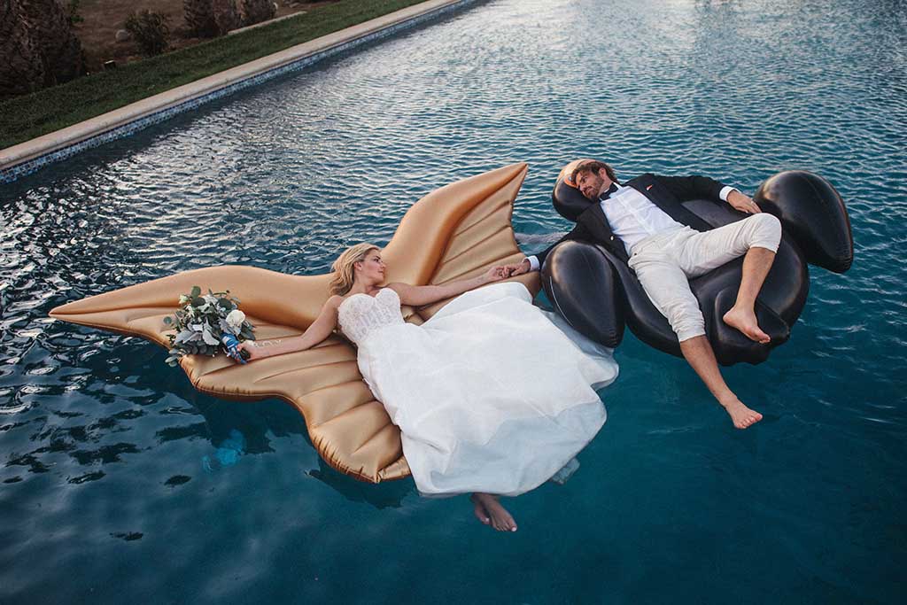 Couple-in-Pool