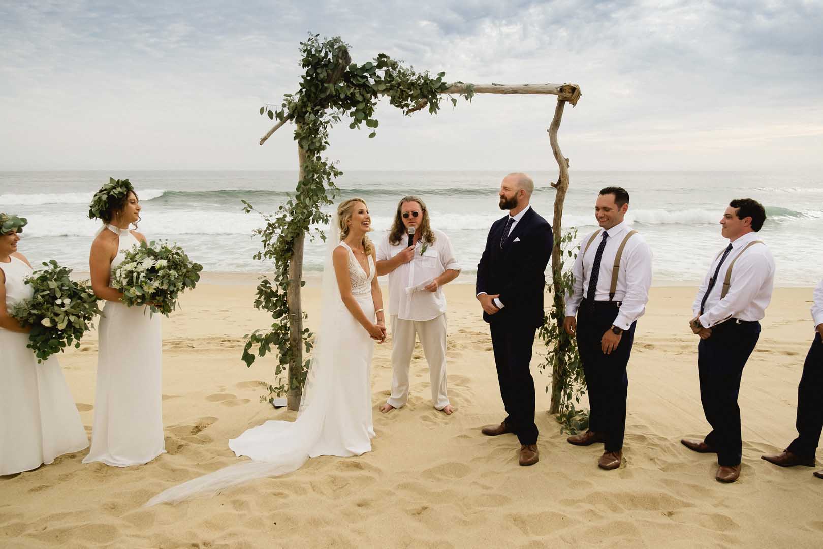 Couple-Wedding-at-Ocean
